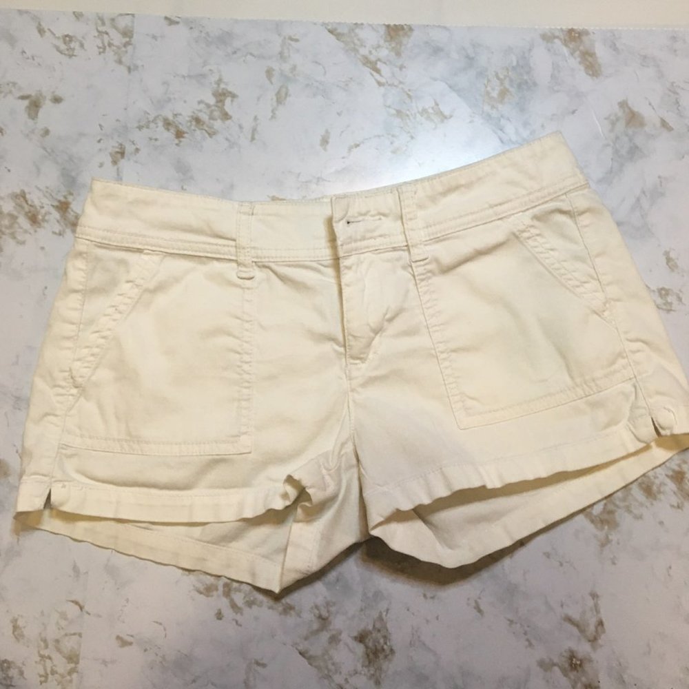 Arizona Jean Co. White Shorts Size 3